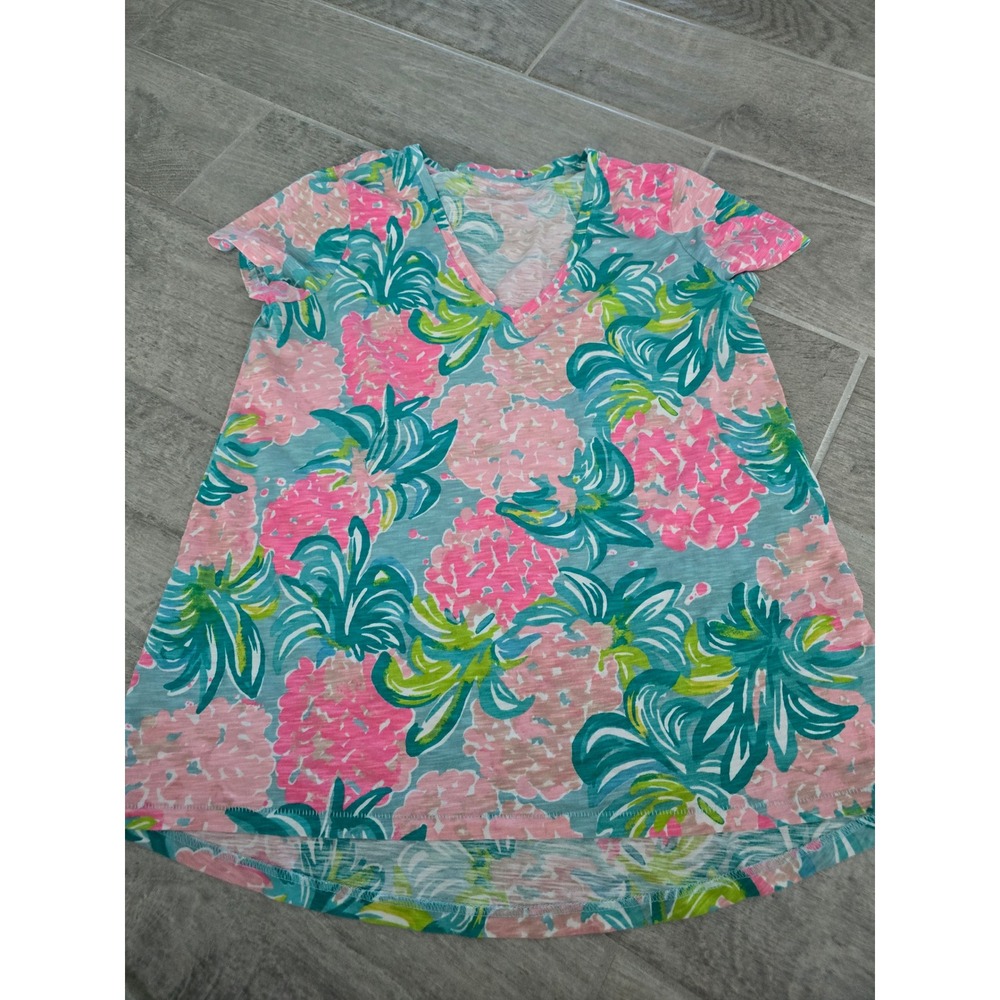 Lilly Pulitzer Etta V-Neck T-Shirt XS Pink Green Party All The Time Cotton Slub